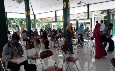 PPDB 2020, Calon Peserta Didik SMA N 2 Yogyakarta Melakukan Proses Daftar Ulang